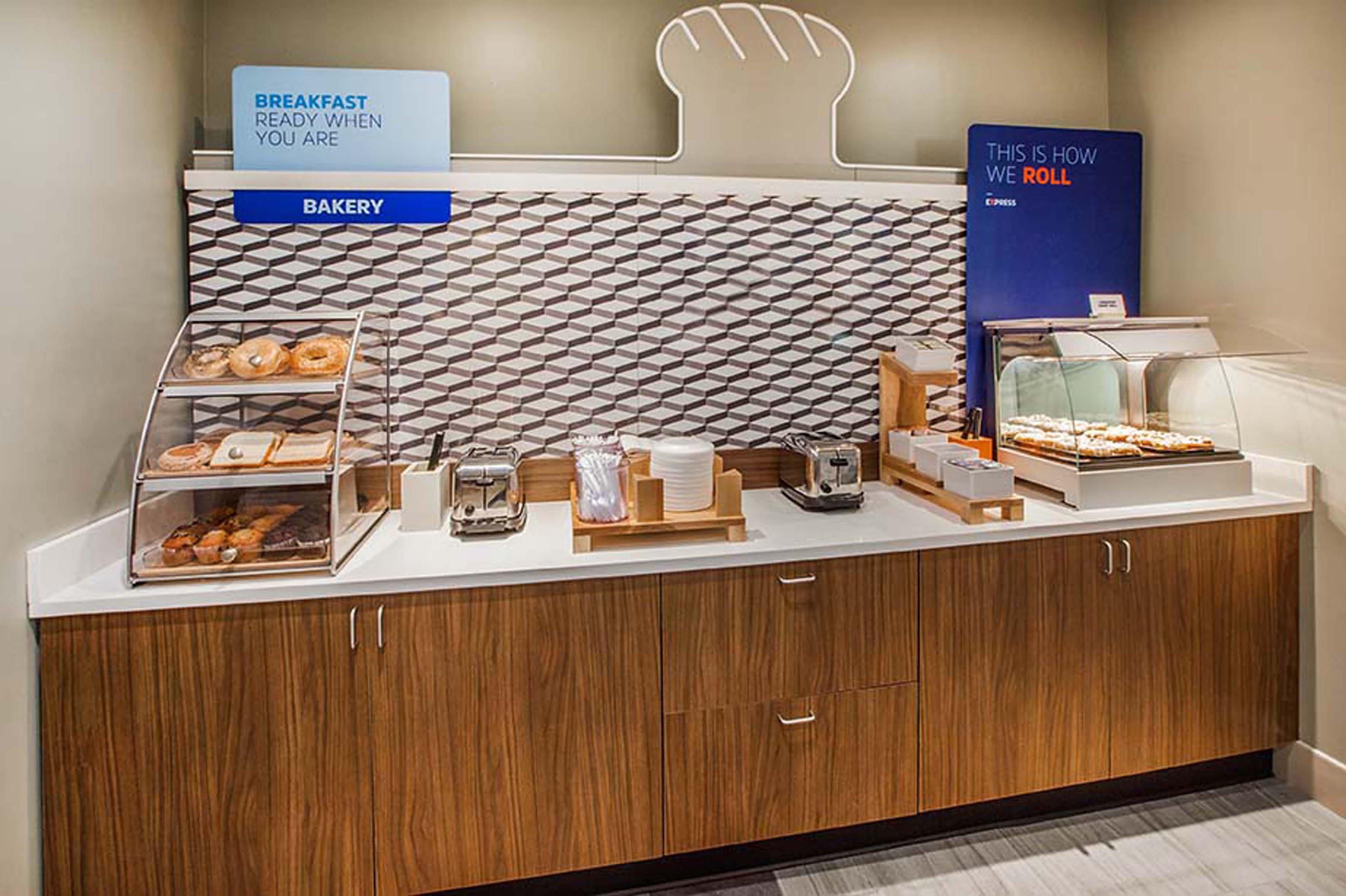 Holiday Inn Express Covington-Madisonville By Ihg Buitenkant foto