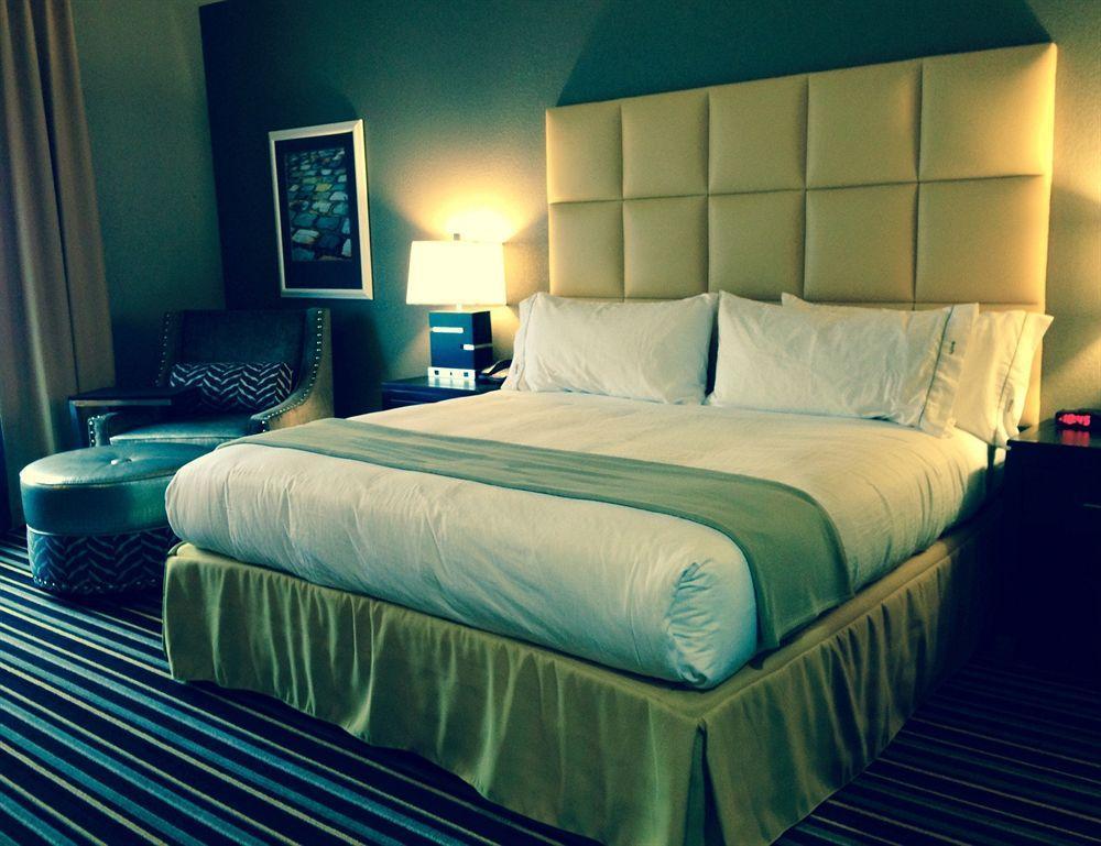 Holiday Inn Express Covington-Madisonville By Ihg Buitenkant foto